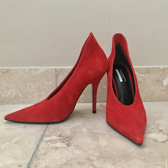 Topshop Gizzelle V Cut Pointed Toe Suede Red shoes - Picture 1 of 7